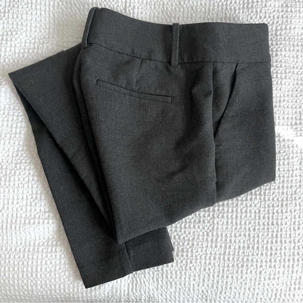 Ann Taylor Slim Fit Cigarette Pants in Gray, Size 0T